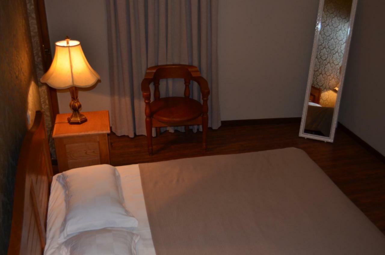 Hotel Brigitte Signagi Buitenkant foto