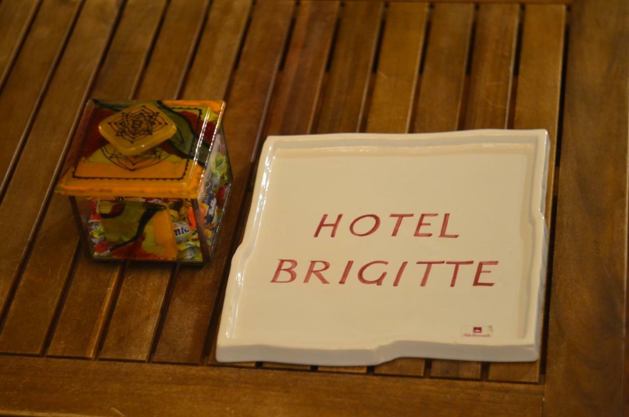 Hotel Brigitte Signagi Buitenkant foto